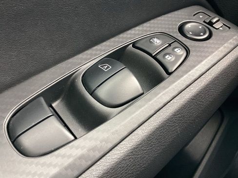 Used 2025 Nissan Altima 2.5 SV image 20