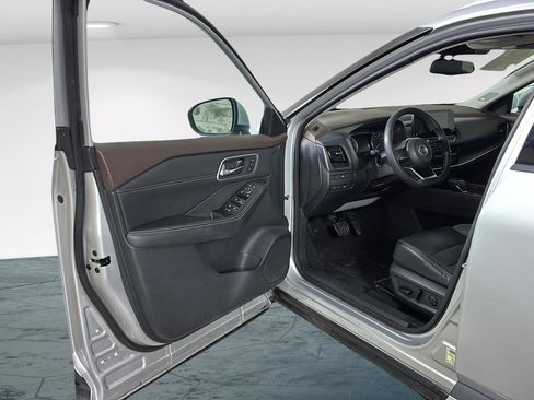 Used 2021 Nissan Rogue SL w/ Premium Package image 28