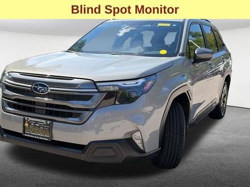 Used 2025 Subaru Forester Premium AWD/4WD image 5