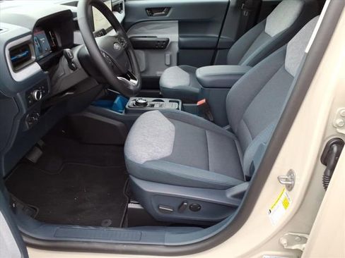 New 2025 Ford Maverick XLT w/ Equipment Group 301A image 17