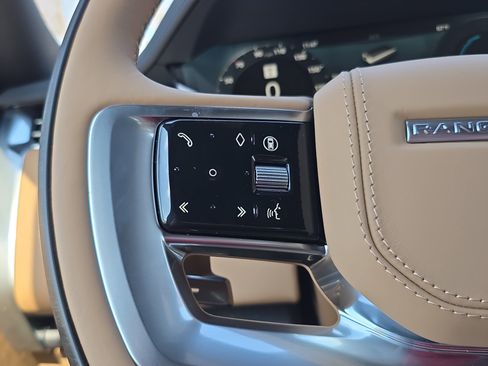 New 2026 Land Rover Range Rover SE image 17