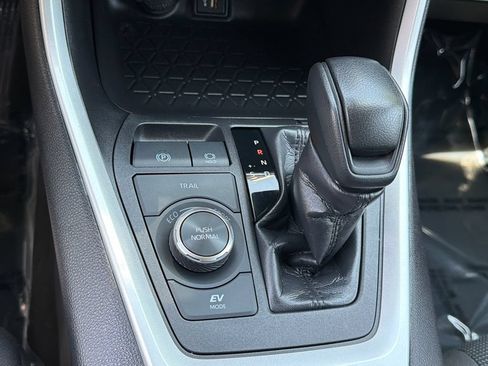 Used 2024 Toyota RAV4 LE AWD/4WD image 24