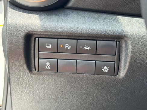 Used 2025 Nissan Versa S w/ Trunk Package FWD image 28