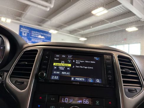 Used 2013 Jeep Grand Cherokee Laredo AWD/4WD image 8