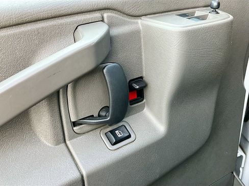 Used 2023 Chevrolet Express 2500 w/ Driver Convenience Package RWD image 17