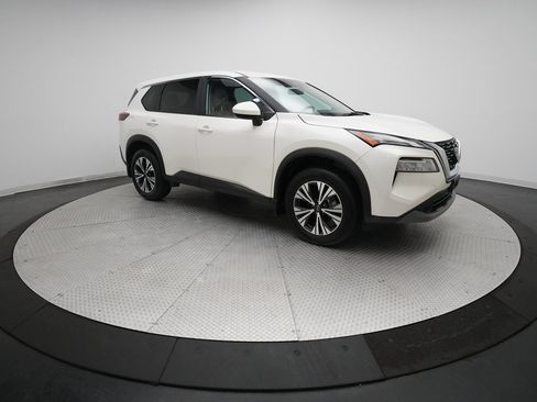 Used 2023 Nissan Rogue SV image 13