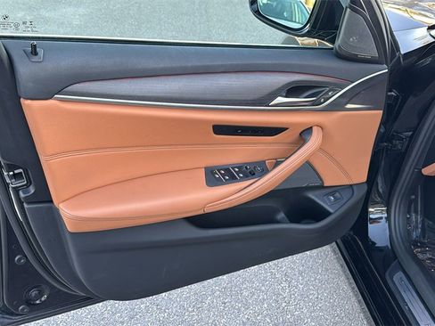 Used 2023 BMW 540i w/ Premium Package image 12