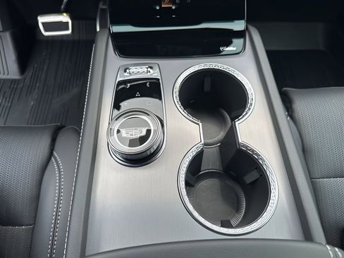New 2026 Cadillac Vistiq Luxury w/ LPO, Floor Liner Package image 37