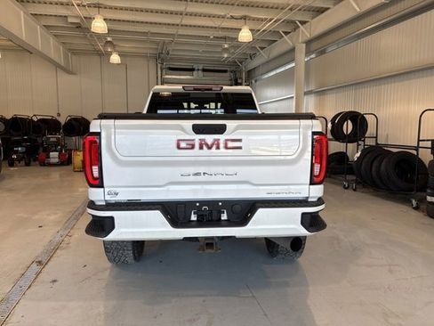 Used 2022 GMC Sierra 3500 Denali image 4