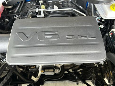 Used 2025 RAM 1500 Big Horn RWD image 13
