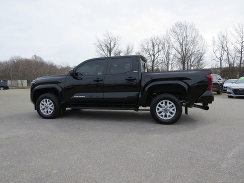 Used 2024 Toyota Tacoma SR5 image 7