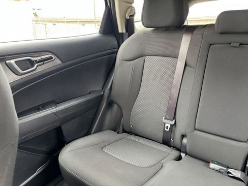 Used 2025 Kia Sportage LX FWD image 38