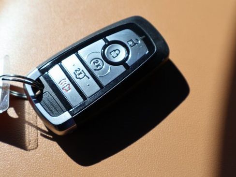 Used 2024 Ford Edge Titanium w/ Titanium Elite Package image 38