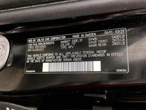 Certified 2022 Volvo XC60 B5 Momentum w/ Climate Package image 36