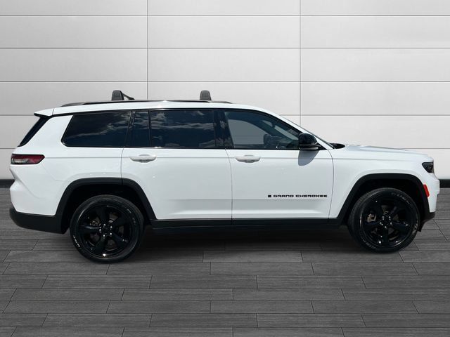 Used 2023 Jeep Grand Cherokee L Altitude AWD/4WD image 3