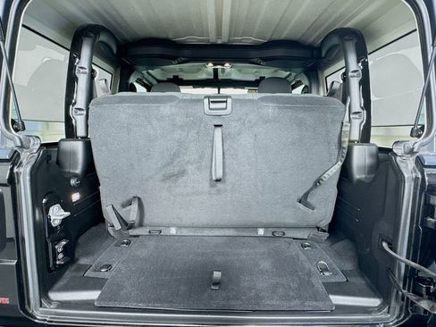 Used 2021 Jeep Wrangler Sport image 26