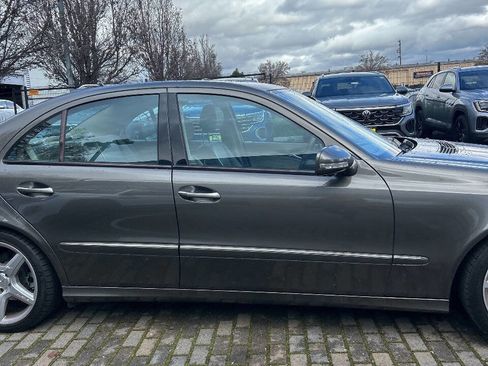 Used 2009 Mercedes-Benz E 350 Sedan image 25