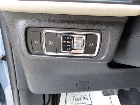 Used 2025 Lincoln Corsair Reserve w/ Equipment Group 202A FWD image 23