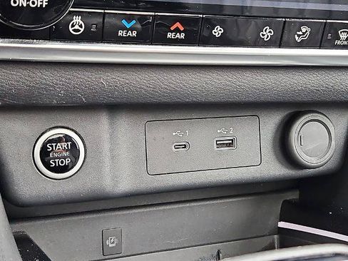 Certified 2023 Nissan Rogue Platinum w/ Platinum Premium Package AWD/4WD image 18