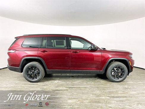 Used 2025 Jeep Grand Cherokee L Altitude image 9