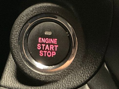 Used 2021 Subaru Outback Limited image 18