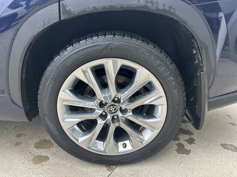 Used 2020 Toyota Highlander Limited AWD/4WD image 7