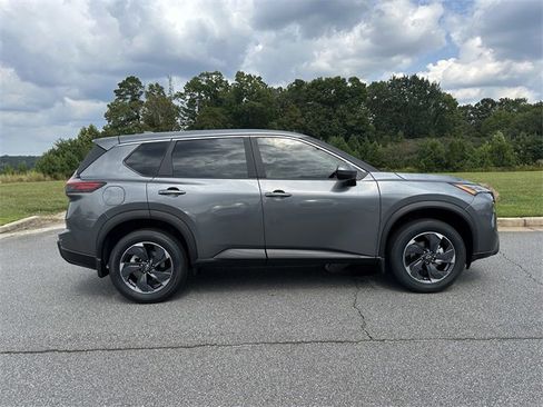 New 2026 Nissan Rogue SV image 9