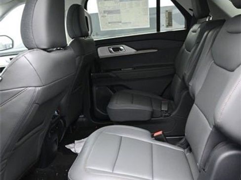 New 2025 Ford Explorer Active w/ Active Comfort Package image 19