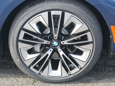 New 2026 BMW 530i xDrive w/ Convenience Package AWD/4WD image 12