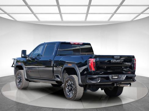 Used 2024 GMC Sierra 2500 AT4X AWD/4WD image 2
