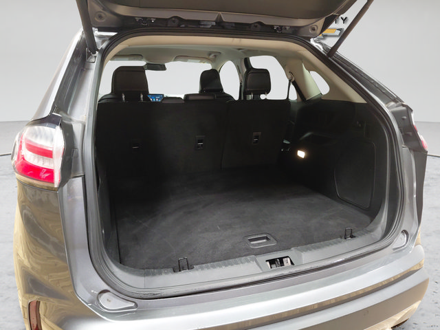 Used 2024 Ford Edge Titanium AWD/4WD image 18