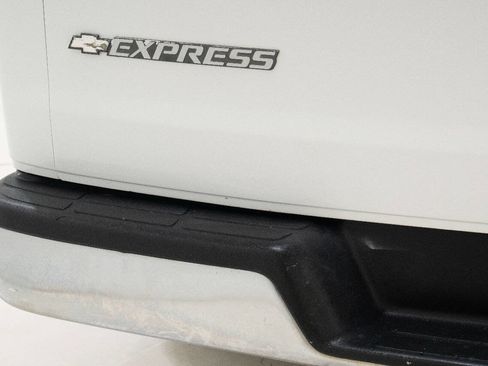 Used 2016 Chevrolet Express 3500 LT w/ LT Preferred Equipment Group image 14