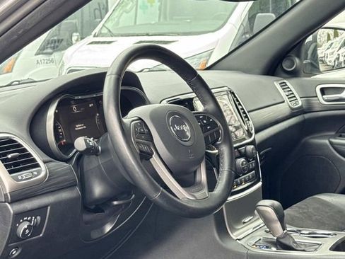 Used 2020 Jeep Grand Cherokee Altitude image 28