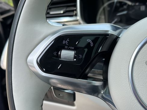 Used 2022 Jaguar F-PACE S AWD/4WD image 36