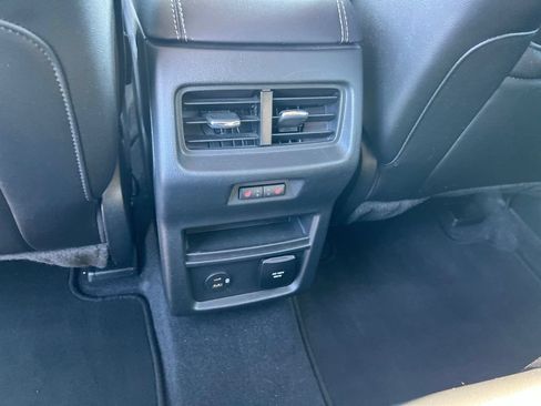 Used 2021 Ford Edge Titanium w/ Equipment Group 301A AWD/4WD image 19