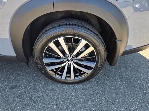 New 2025 Nissan Pathfinder Platinum w/ Cargo Package image 11