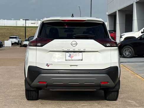 Used 2023 Nissan Rogue S image 8