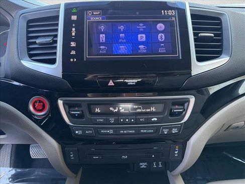 Used 2016 Honda Pilot Touring image 18
