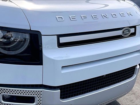 Used 2023 Land Rover Defender 110 SE image 27