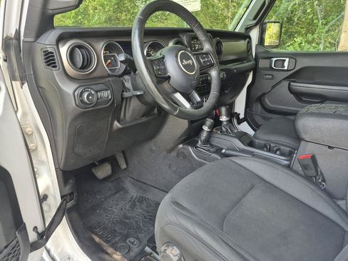 Used 2019 Jeep Wrangler Unlimited Sport AWD/4WD image 15