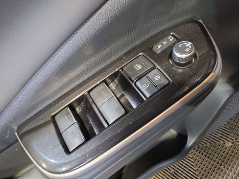 Used 2024 Toyota Crown AWD/4WD image 15