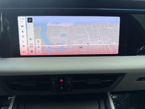 Certified 2024 Porsche Macan Turbo Electric AWD/4WD image 29