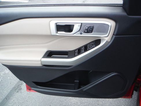 Used 2021 Ford Explorer Limited w/ Hybrid Equipment Group 310A AWD/4WD image 14