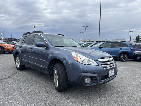Used 2014 Subaru Outback 2.5i Premium image 2