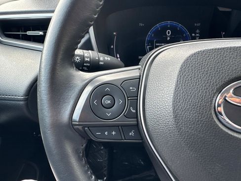 Used 2023 Toyota Corolla Cross XLE image 19