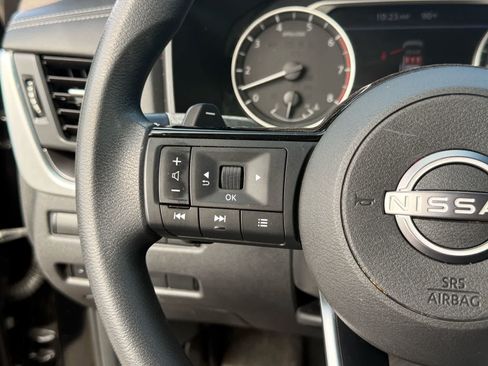 Used 2023 Nissan Rogue SV FWD image 21