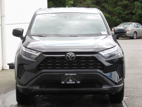Certified 2023 Toyota RAV4 LE AWD/4WD image 3