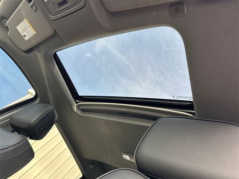 Used 2024 GMC Sierra 2500 Denali w/ Denali Reserve Package image 33