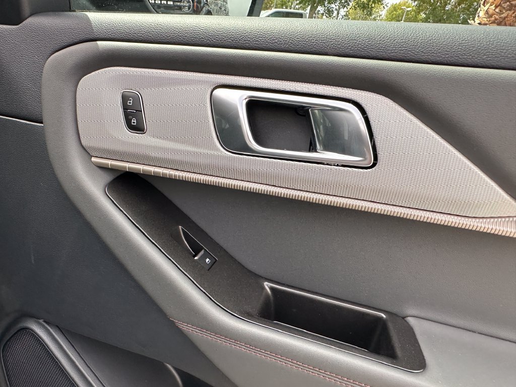 New 2026 Ford Explorer Active RWD image 17