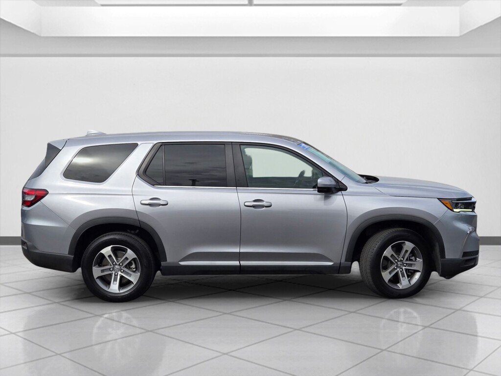 Certified 2025 Honda Pilot EX-L image 4